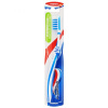 Зубная щетка Aquafresh In-between Clean средней жесткости